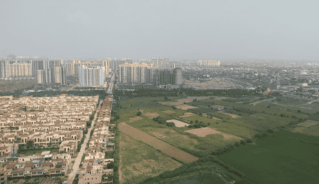 Noida Extension vs Siddharth Vihar: Which location offers more value for money?