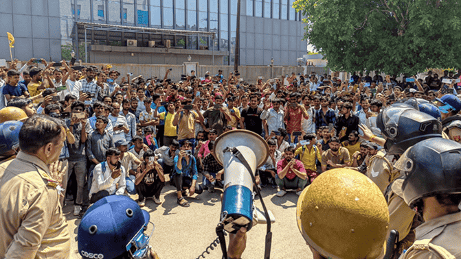 Noida Workers Protest: UP Officials Say Many Involved In Arson, Stone Pelting Were Not Employees